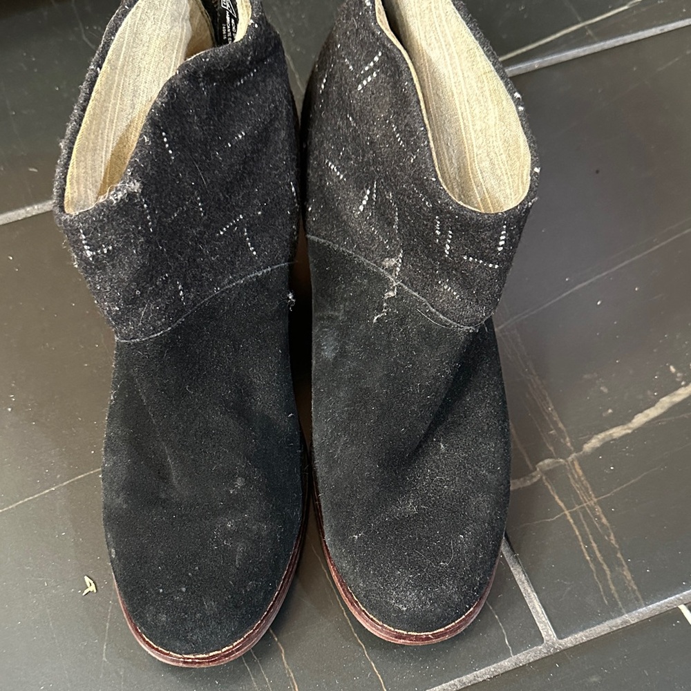 Toms Black and White Sneakers